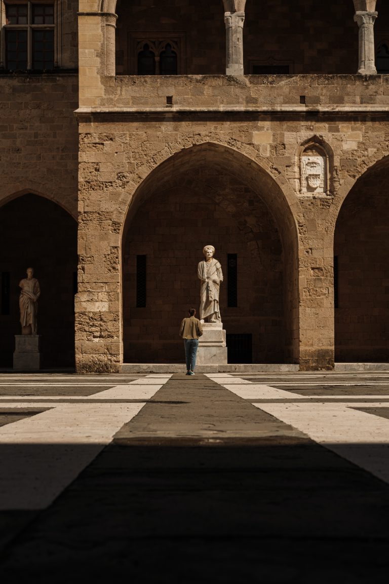 Street photo in Rhodes, Greece by Patrick Nitsch
