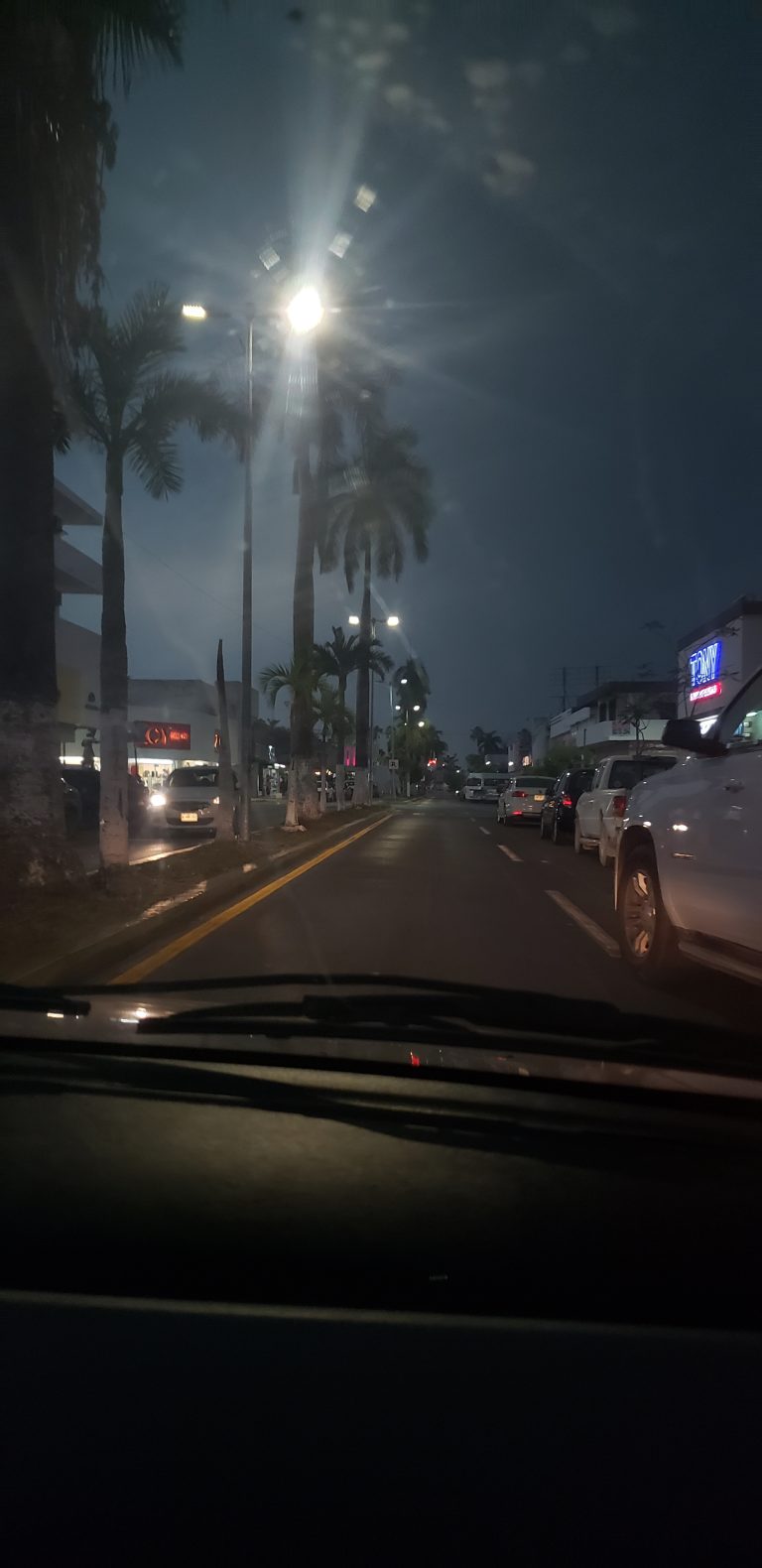 Street photo in Chetumal, Mexico by Emilio Sanchez