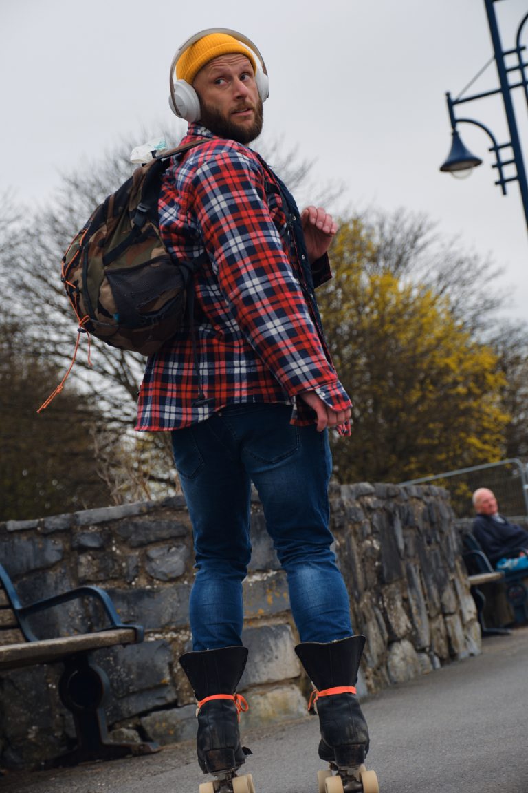 Street photo in Mumbles, United Kingdom by Kevin Cuddon