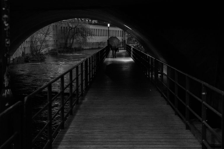 Street photo in Zürich, Switzerland by Steve Walls