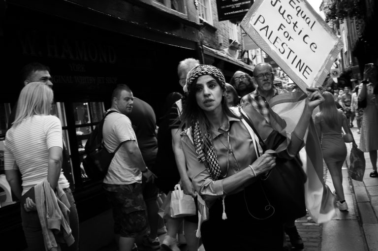Street photo in York, United Kingdom by Steve Walls