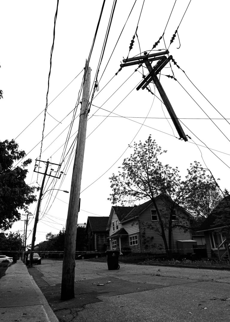 Street photo in Gatineau, Canada by Marc-antoine Moisan
