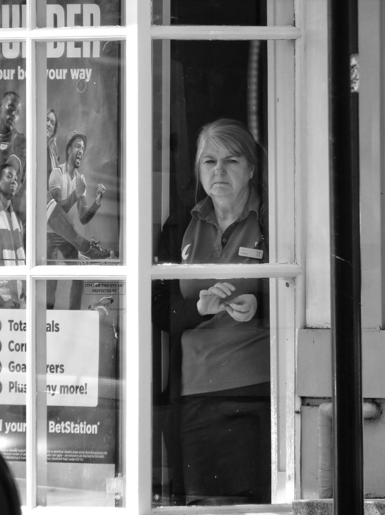Street photo in Northamptonshire, United Kingdom by Andy Edward