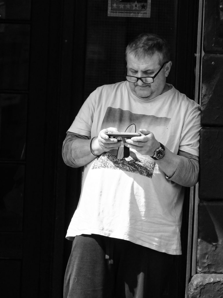 Street photo in Northamptonshire, United Kingdom by Andy Edward