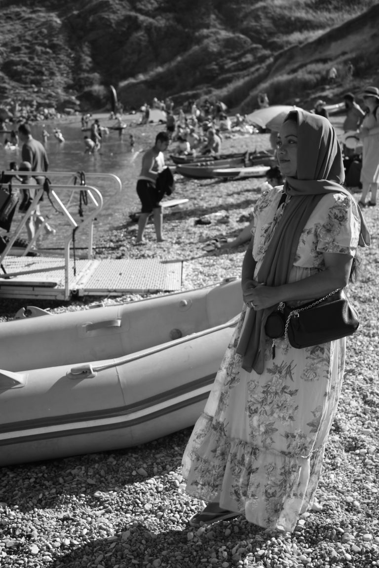 Street photo in Lulworth Cove, United Kingdom by Rebecca Worrall