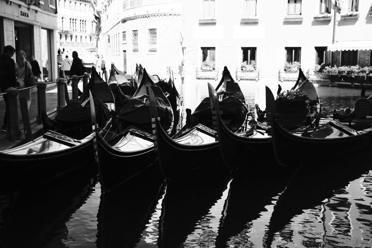 Street photo in Venice, Italy by Christian Schardt