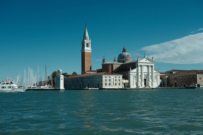 Street photo in Venice, Italy by Christian Schardt