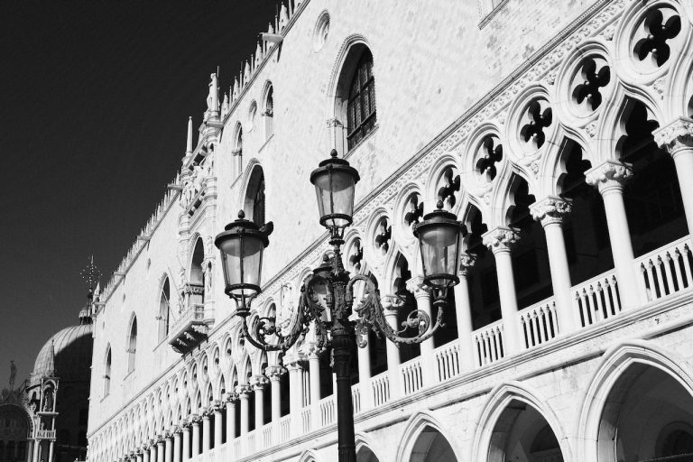 Street photo in Venice, Italy by Christian Schardt