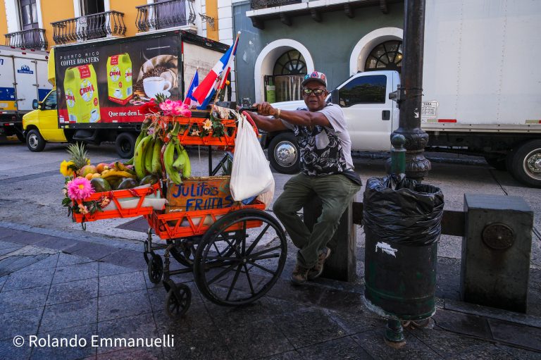 Street photo in San Juan, Puerto Rico by Rolando Emmanuelli-jiménez