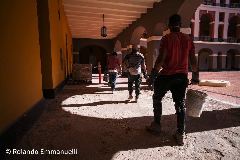Street photo in San Juan, Puerto Rico by Rolando Emmanuelli-jiménez
