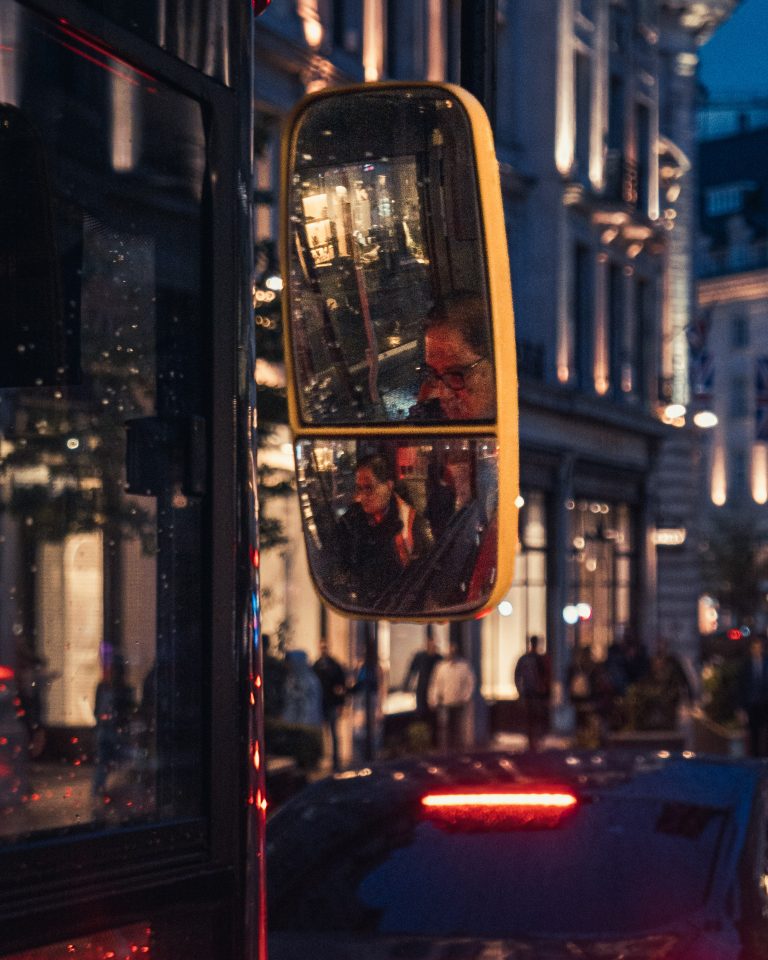 Street photo in London, United Kingdom by Ian Horne