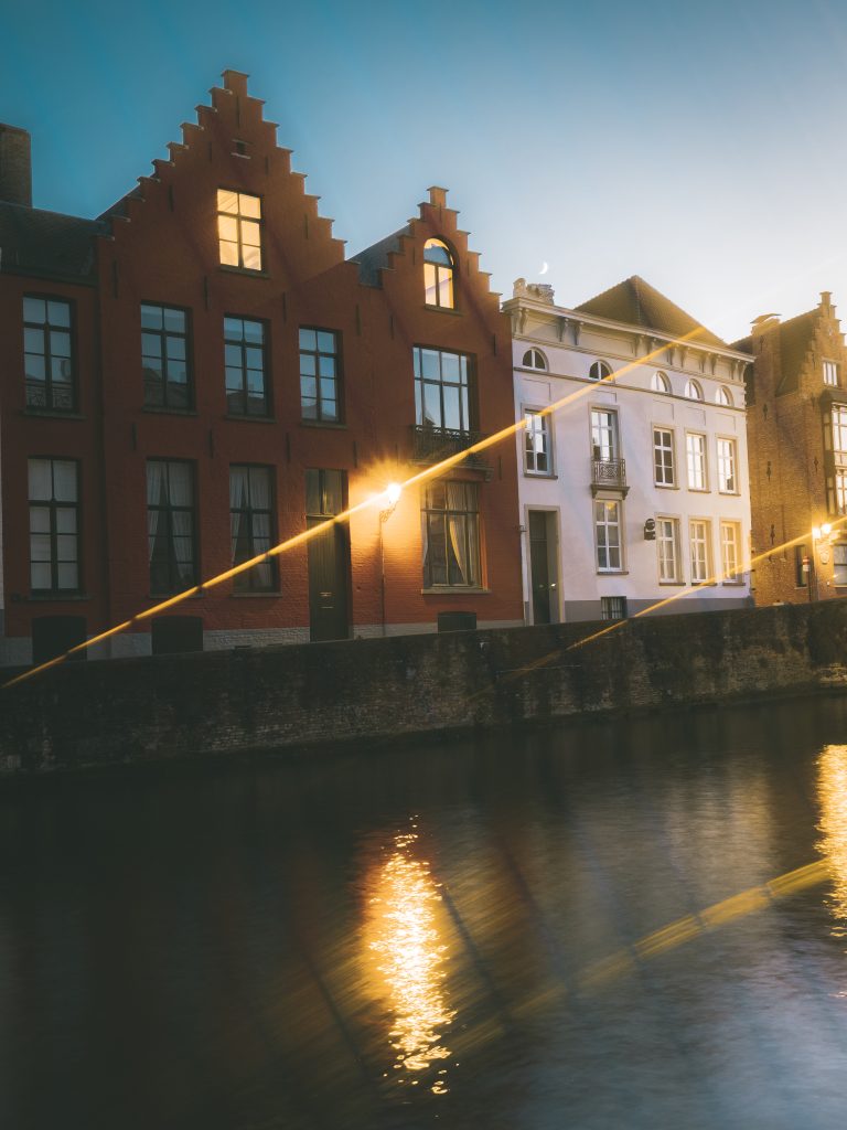 Street photo in Bruges, Belgium by François Vanhove