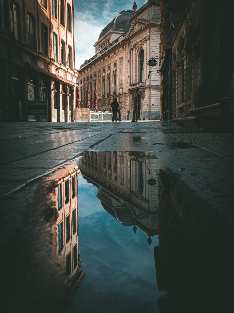 Street photo in Lille, France by François Vanhove