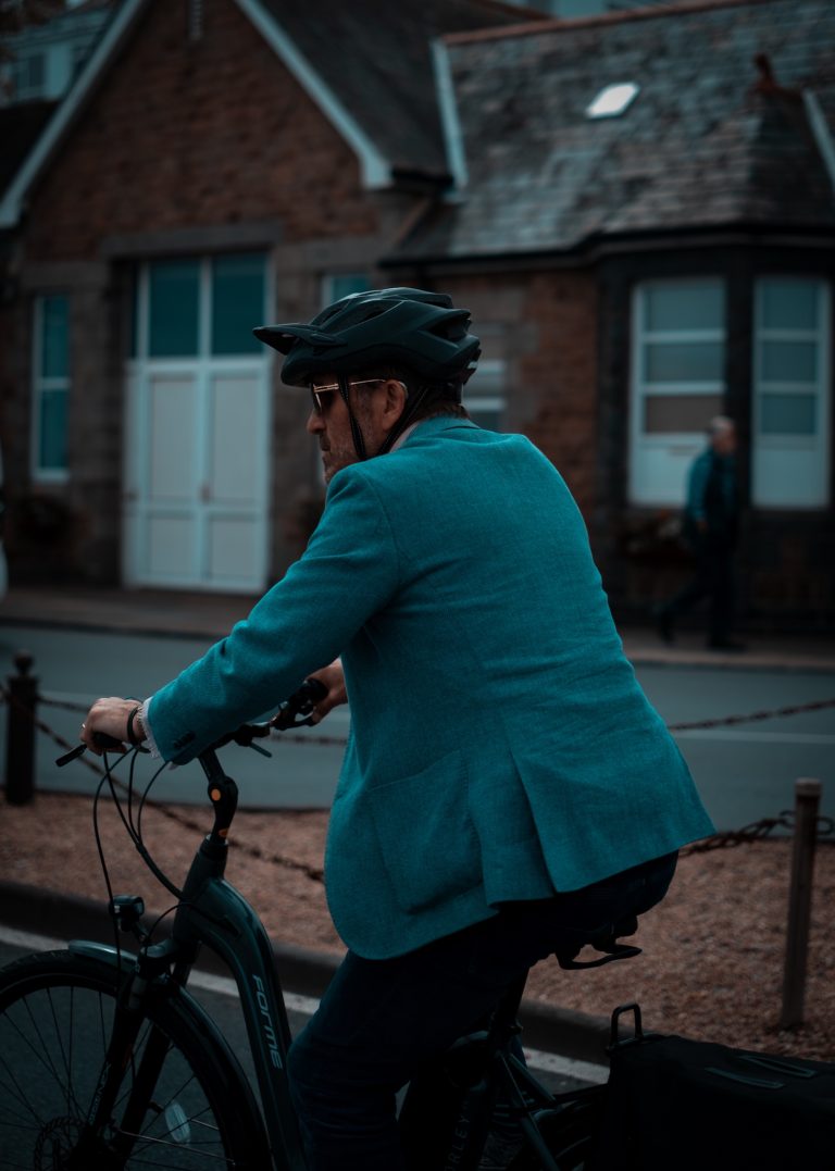 Street photo in Guernsey by Lee Tanner