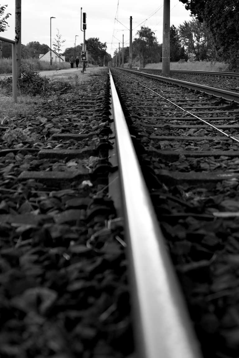 Street photo in Meerbusch, Germany by Alexander Roberts