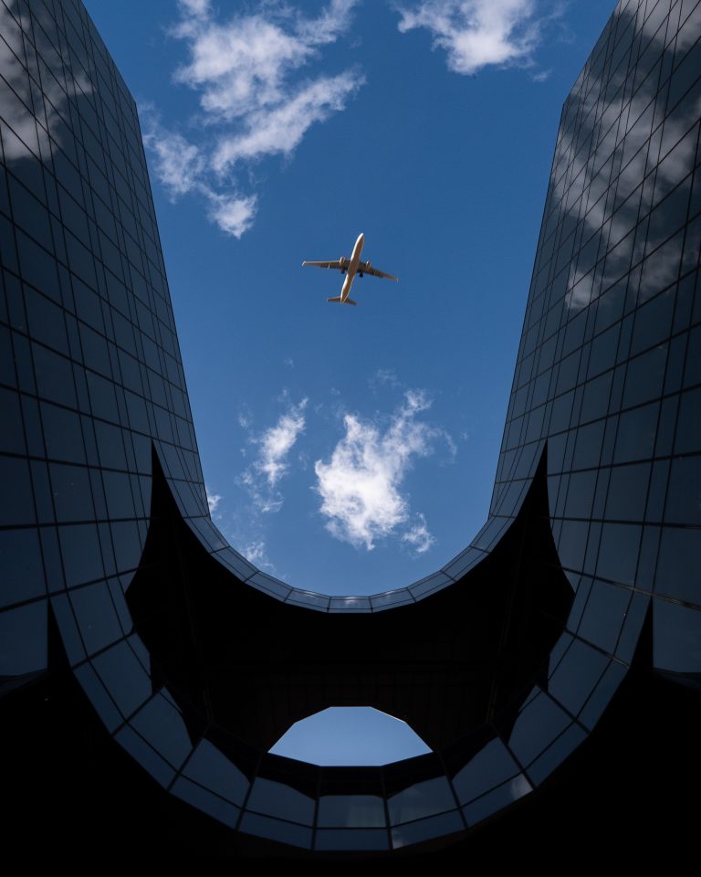 Street photo in London, United Kingdom by Ian Horne