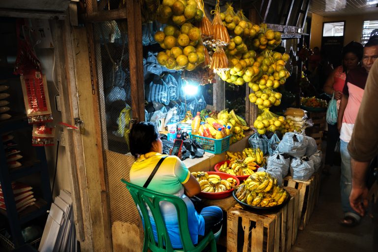 Street photo in Amazonas, Colombia by Arthur Ruyer David