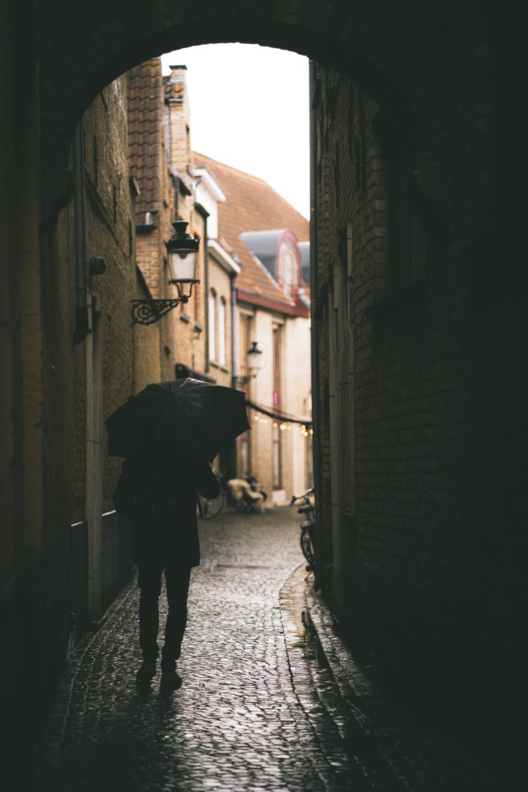 Street photo in Bruges, Belgium by François Vanhove