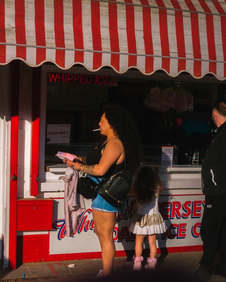 Street photo in Cleethorpes, United Kingdom by Lee Ellaway
