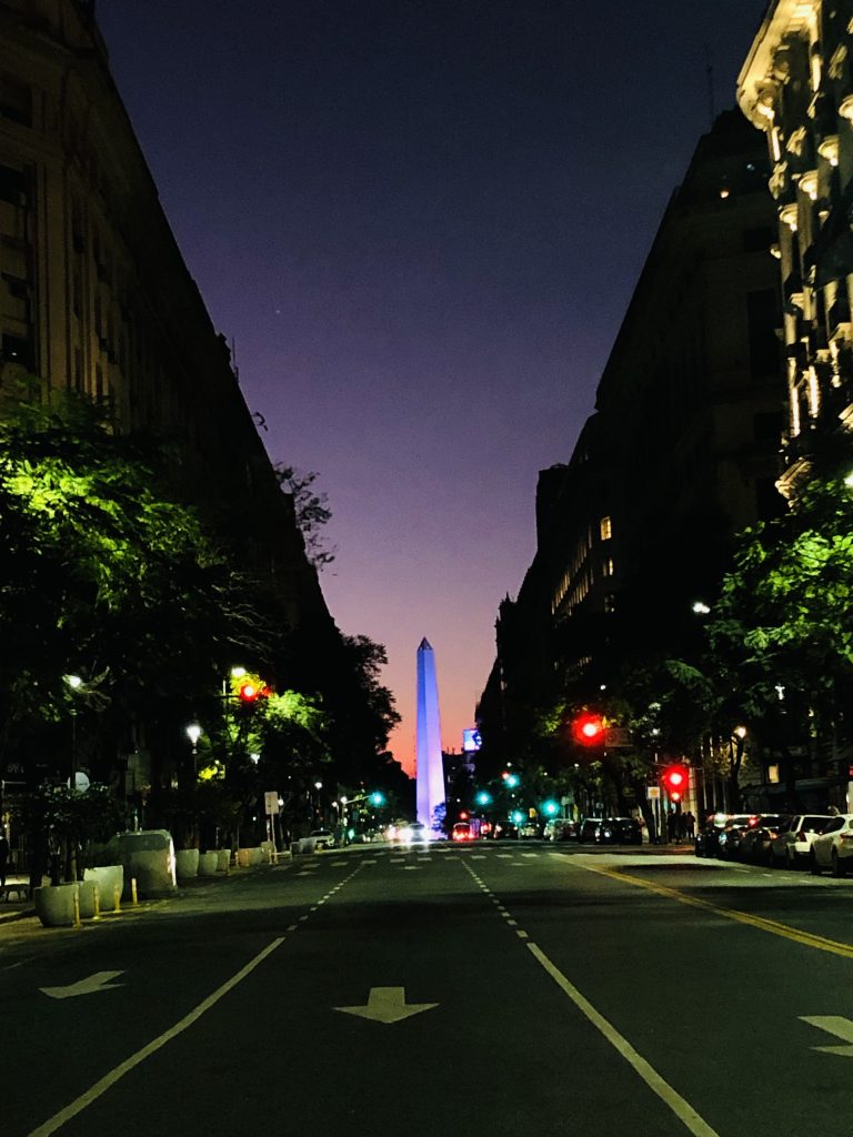 Street photo in Buenos Aires, Argentina by Patricio Pazmiño