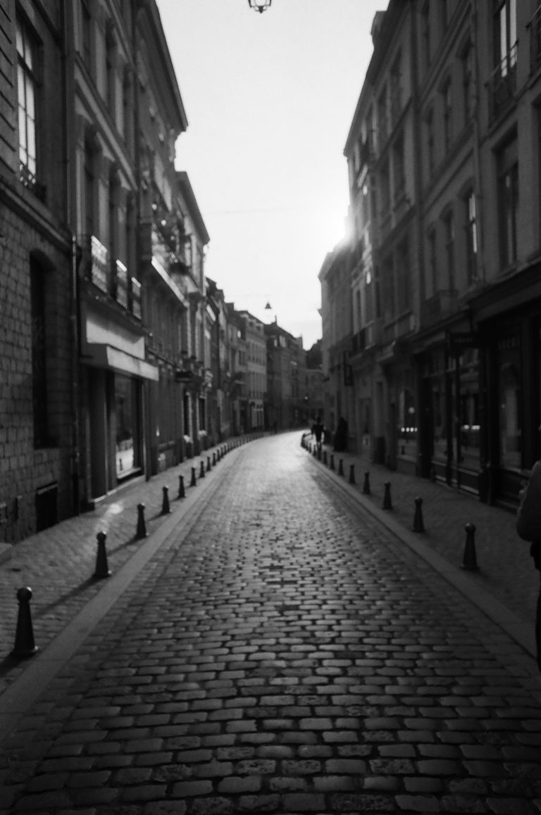 Street photo in Lille, France by Almar Hiemstra