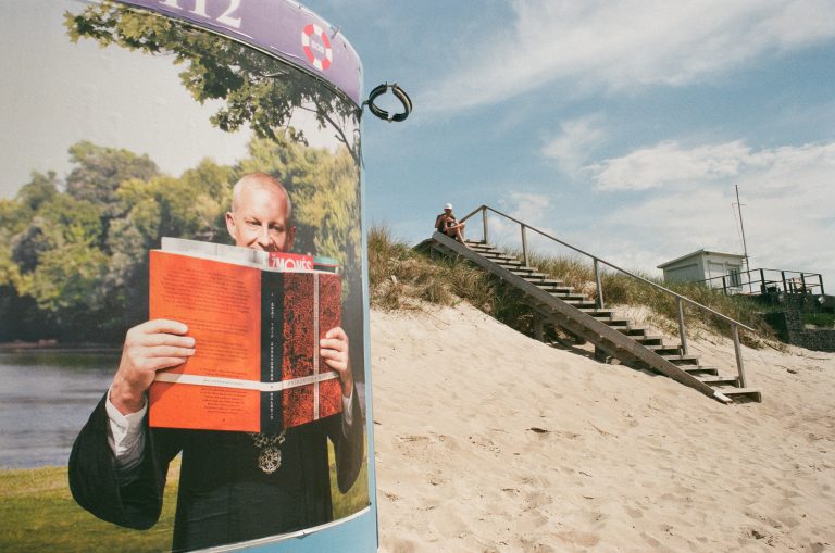 Street photo in Nida, Lithuania by Lukas Skucas