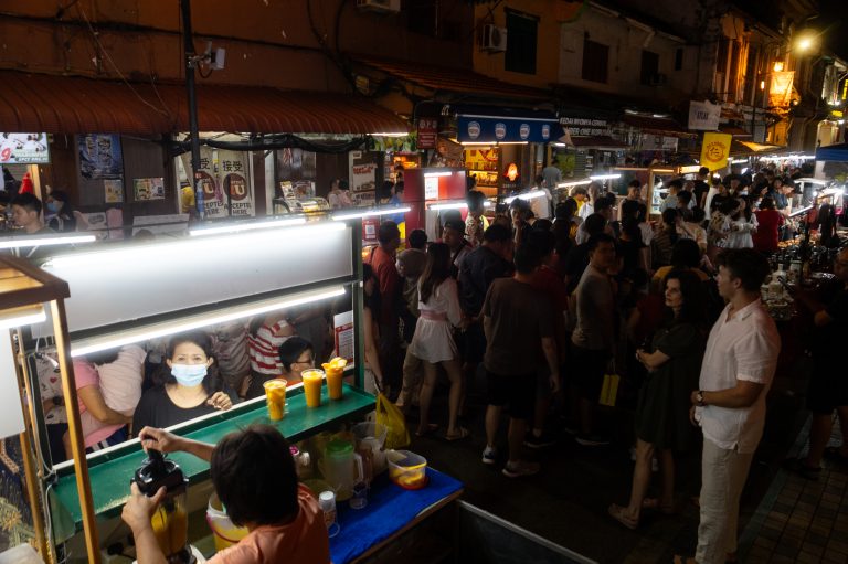 Street photo in Jalan Hang Jebat, Malaysia by Danny Chiam