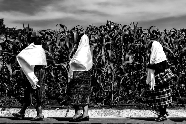 Street photo in Xeatzan, Guatemala by Duncan Aitken