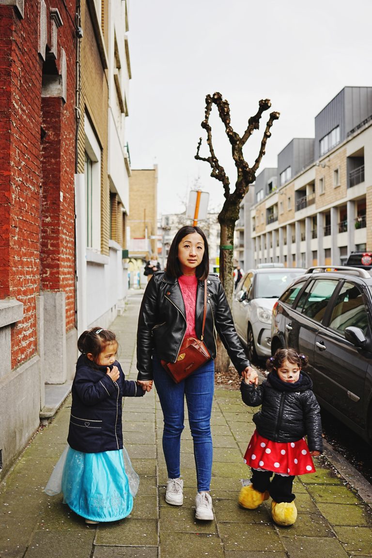 Street photo in La Louvière, Belgium by Kevin Dubru