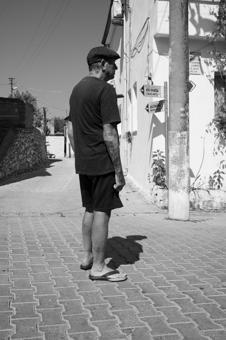 Street photo in Yeşilüzümlü, Turkey by Pete Buckley