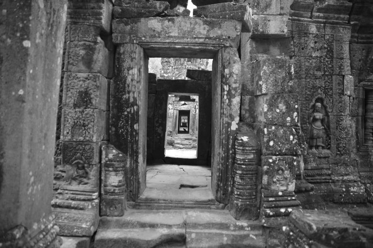 Street photo in Krong Siem Reap, Cambodia by Alice Cheung