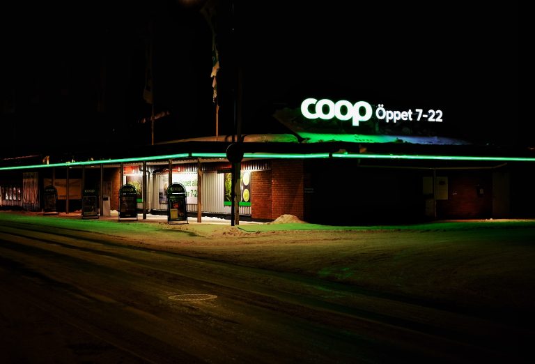 Street photo in Överkalix, Sweden by Andy Dorsett