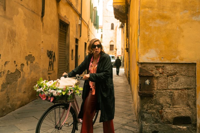 Street photo in Pisa, Italy by Hugo Clement