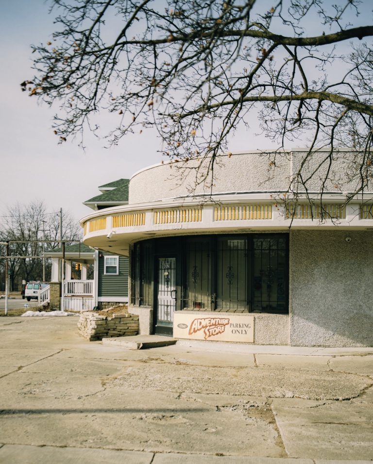 Street photo in Flint, United States by Bruno Guerrero
