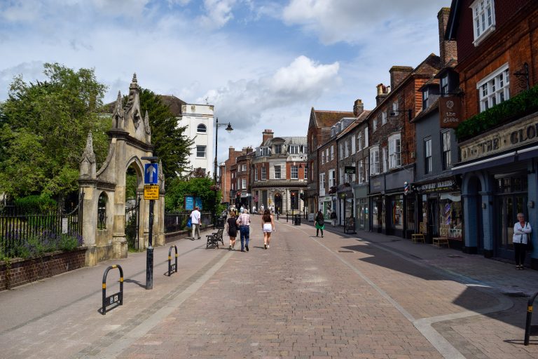 Street photo in Newbury, United Kingdom by dekku bow Photos