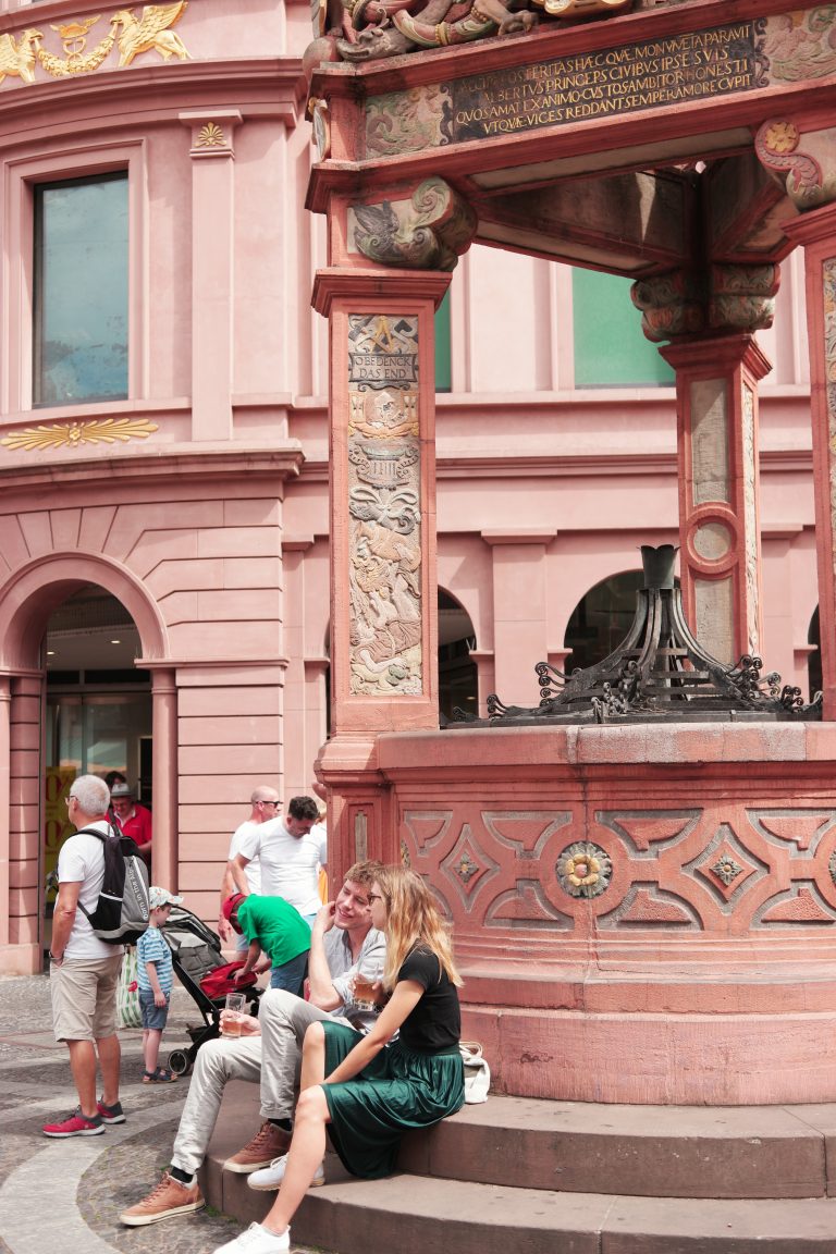 Street photo in Mainz, Germany by Marcel Machmeier
