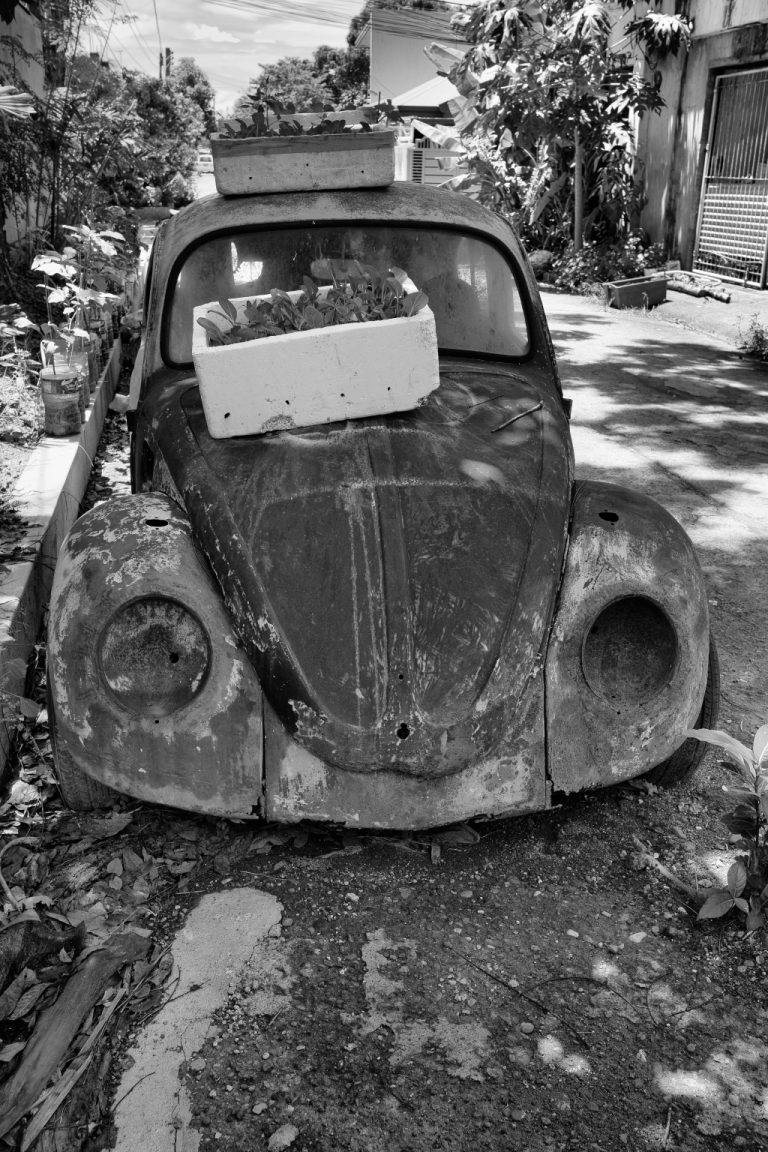 Street photo in Iloilo, Philippines by Pete Buckley