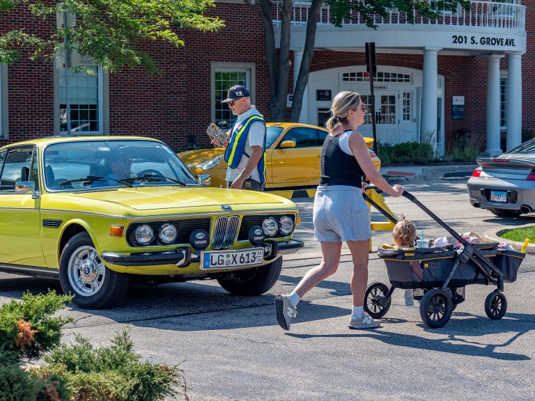 Street photo in Barrington, United States by Bert Tevel