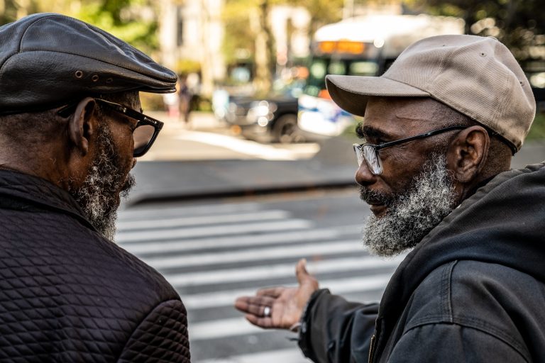 Street photo in New York, United States by Theo Hoofwijk
