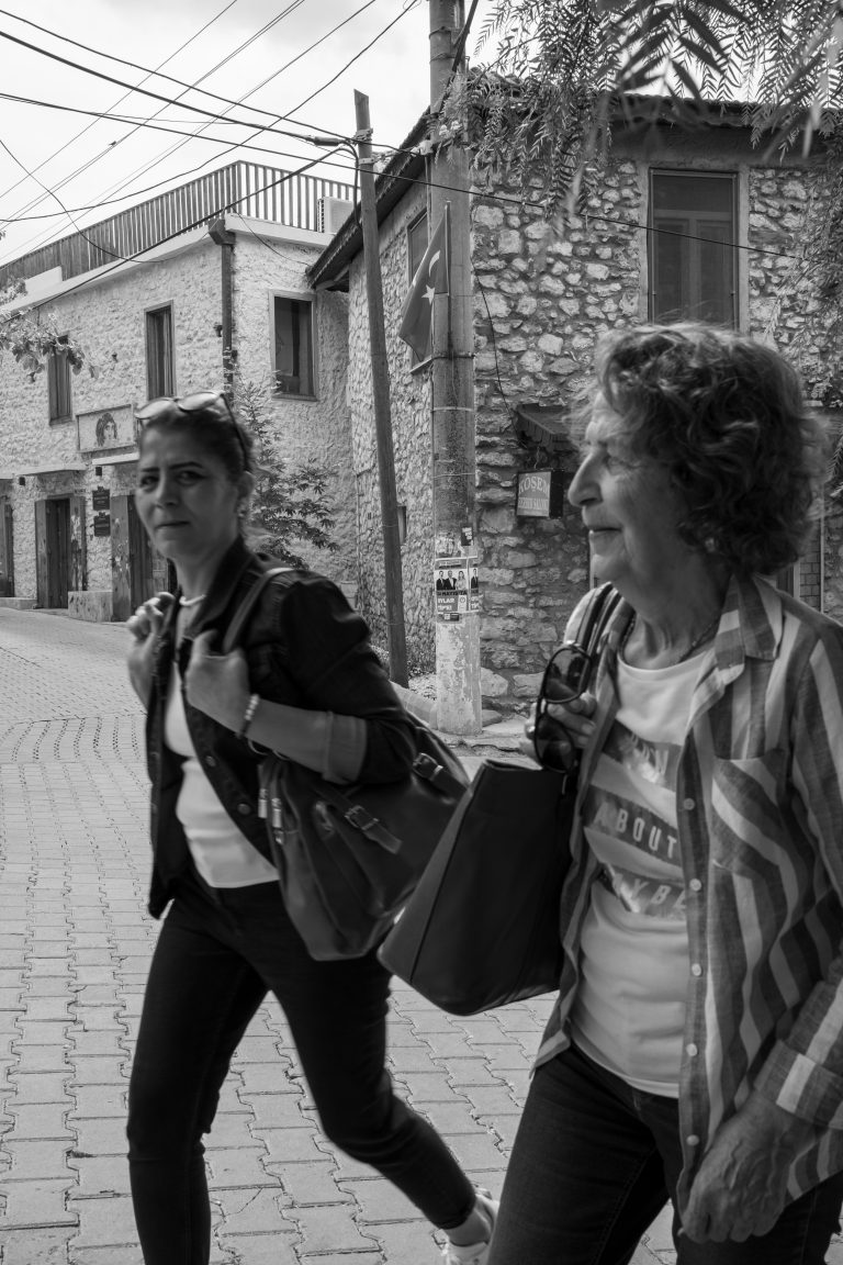 Street photo in Yeşilüzümlü, Turkey by Pete Buckley