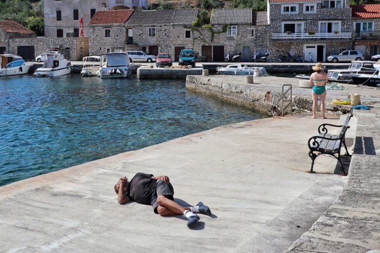 Street photo in Mali Iž, Croatia by Vedran Peruničić