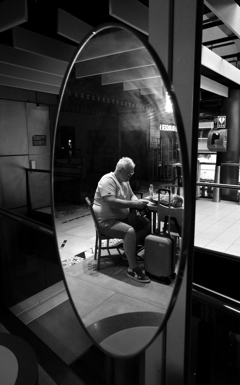 Street photo in CP Schiphol, Netherlands by Nico de Vries