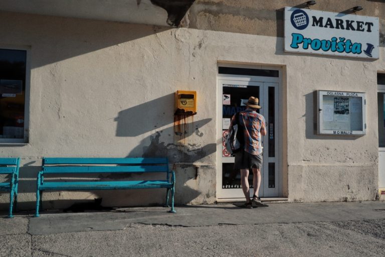 Street photo in Mali Iž, Croatia by Vedran Peruničić