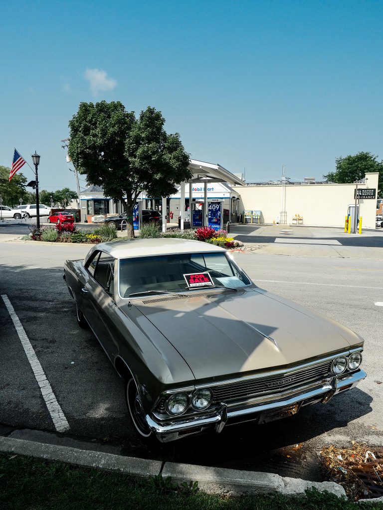 Street photo in Hinsdale, United States by Bert Tevel