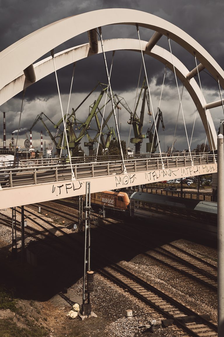 Photo by Maciej Trlik
