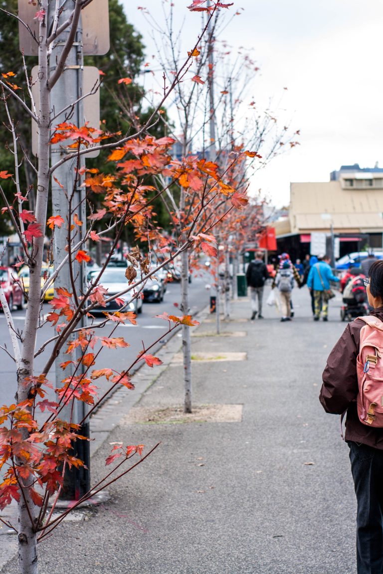 Street photo in Melbourne, Australia by Leng Chao Teoh