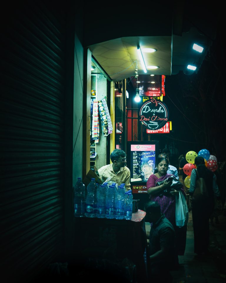 Street photo in Kolkata, India by Rushav Mohanty