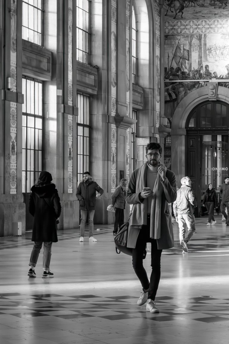 Street photo in Porto, Portugal by Paulo Silva