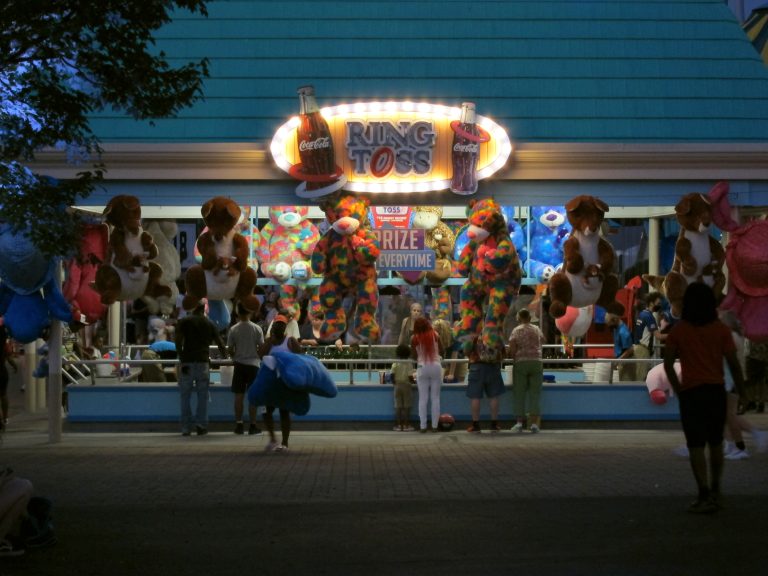 Street photo in Mason, United States by Yang Lin