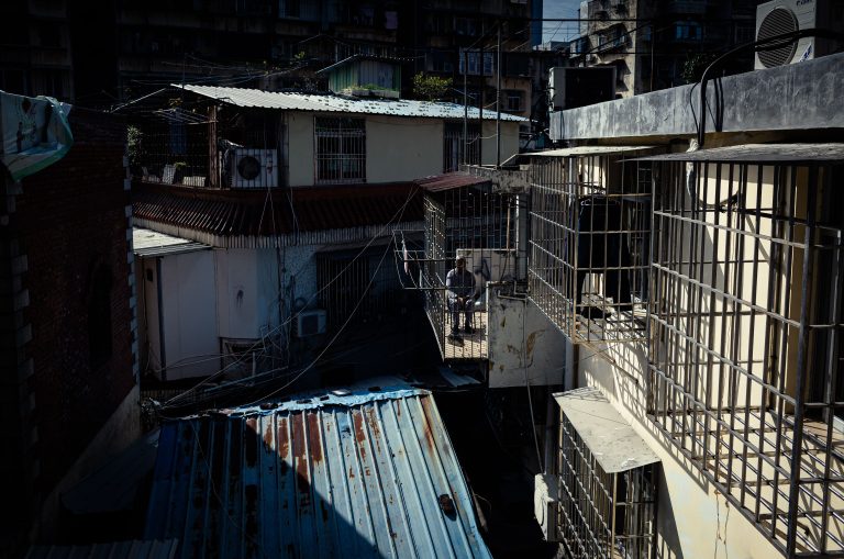 Street photo in Xiamen, China by Jay SE1